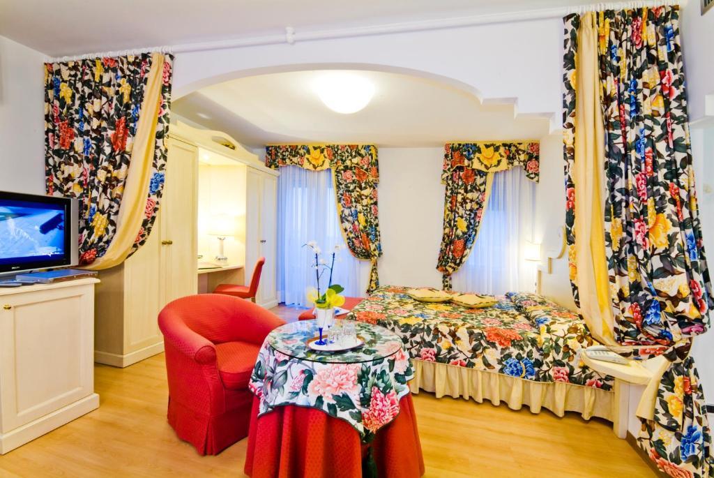 Hotel Panoramic Caorle Habitación foto